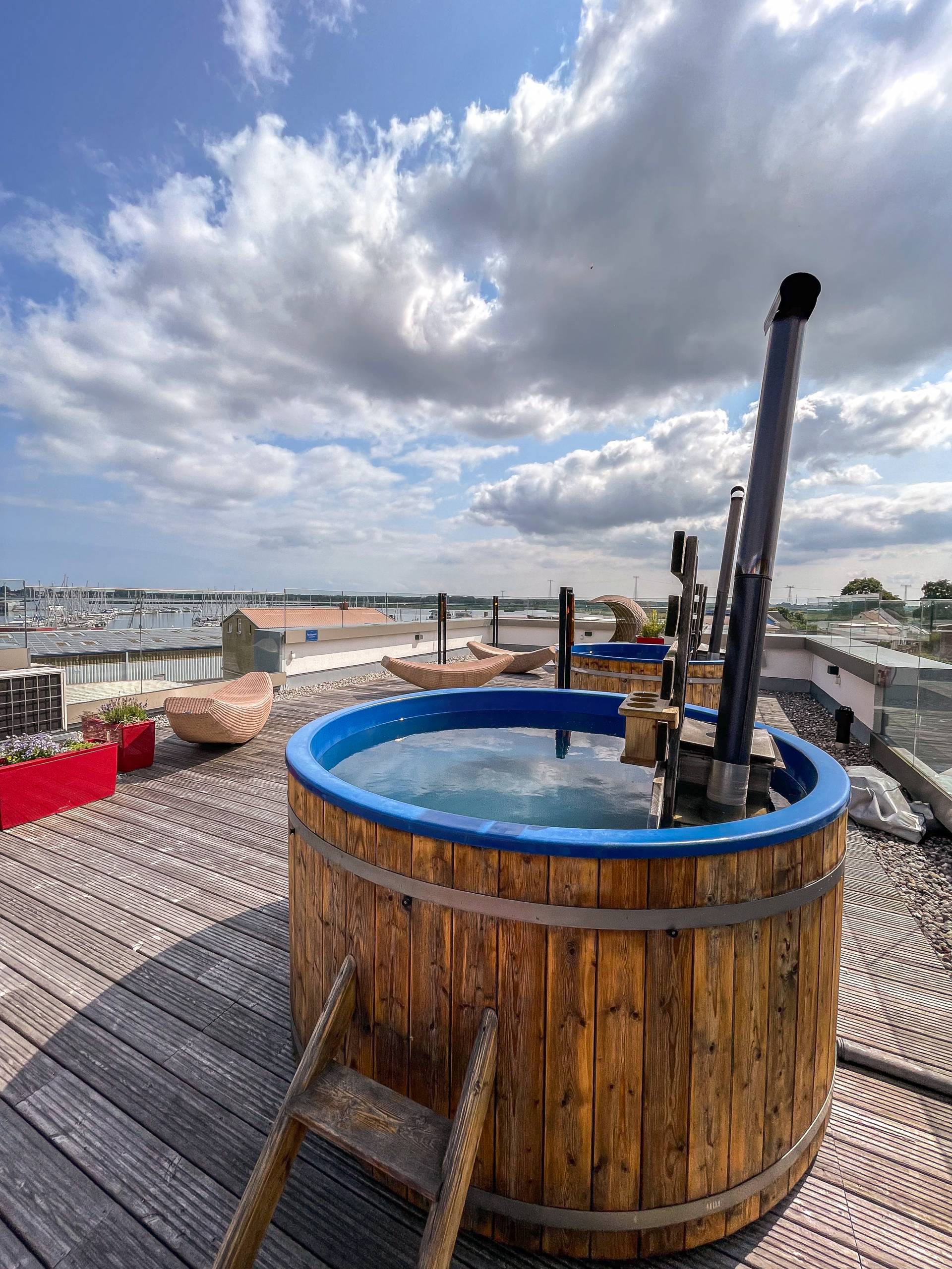 Badebottich auf Terrasse des Baltic Sea Resort