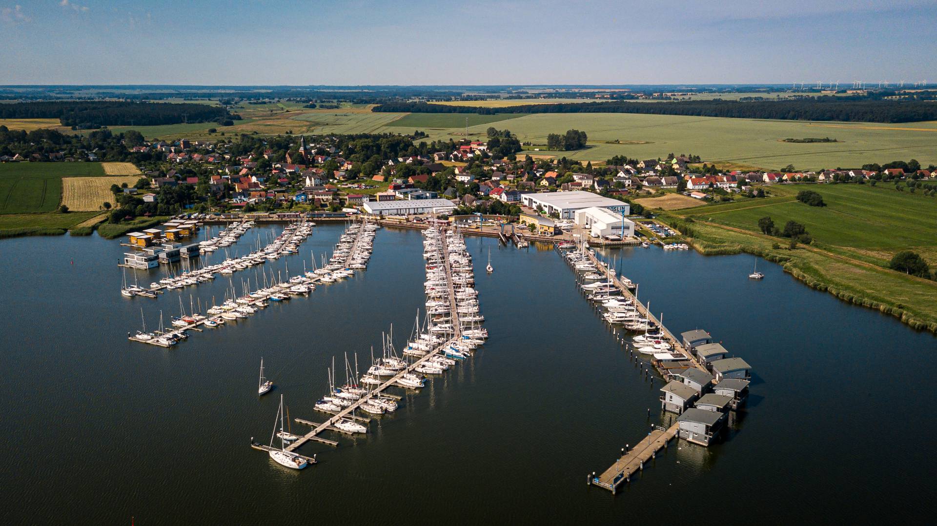 Panoramablick über den Yachthafen Marina Kröslin