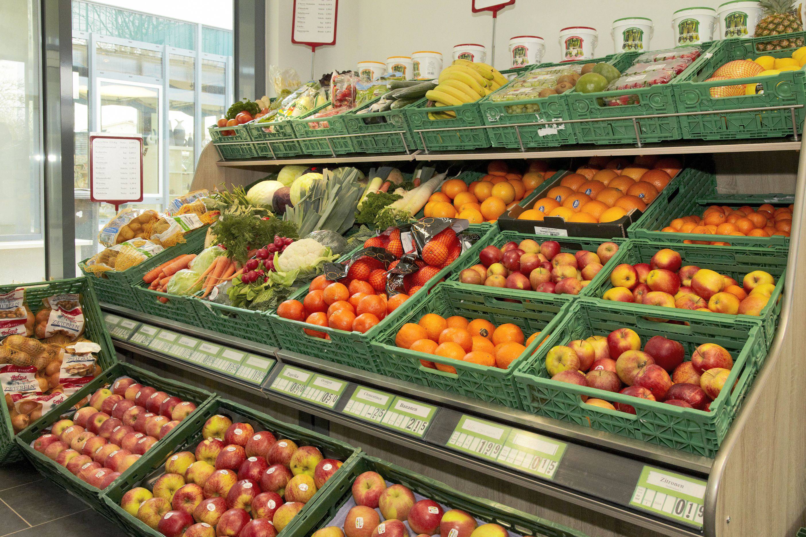 Minimarkt mit Obst und Gemüse