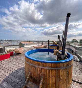 Badebottich auf Terrasse des Baltic Sea Resort