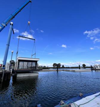 Krantermin für neues Hausboot