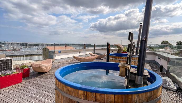 Badebottich auf Terrasse des Baltic Sea Resort