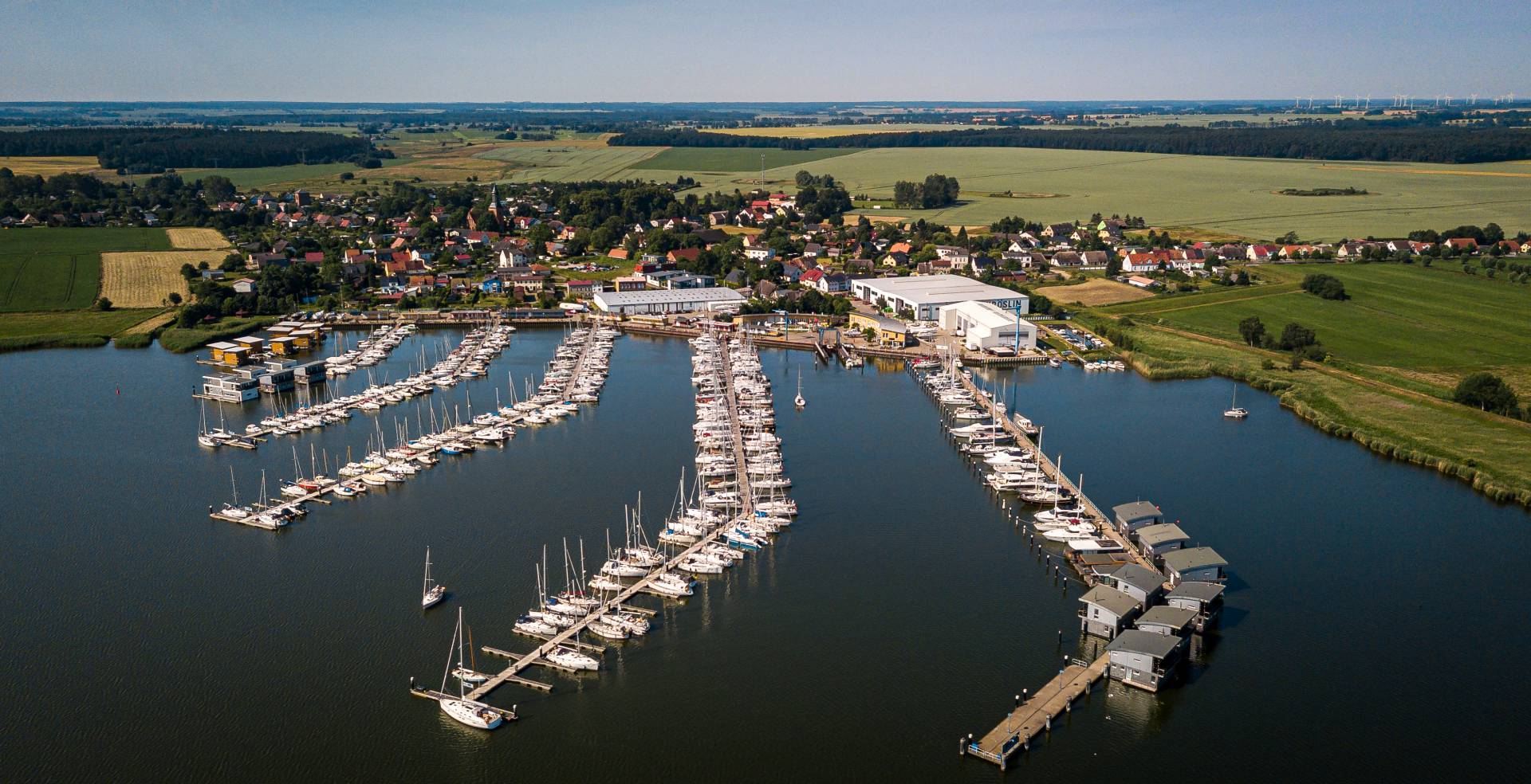 Panoramablick über den Yachthafen Marina Kröslin