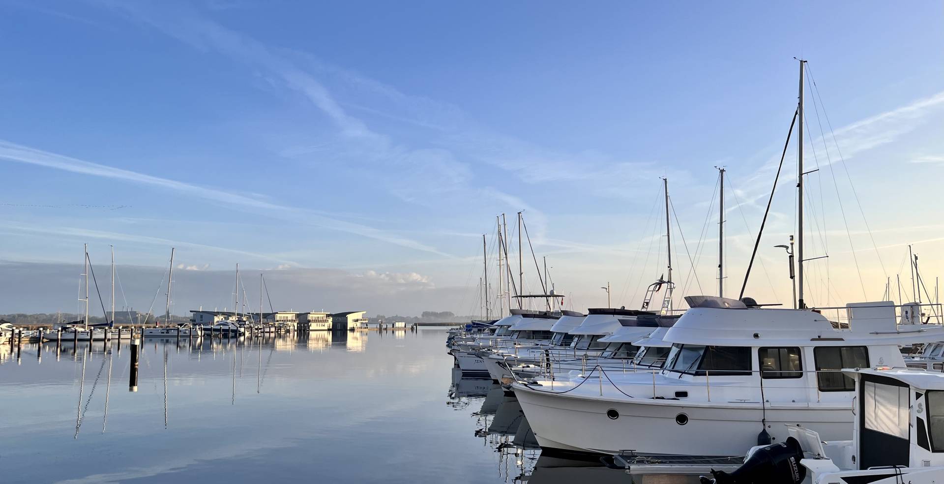 Boote im Yachthafen von Marina Kröslin im Baltic Sea Resort